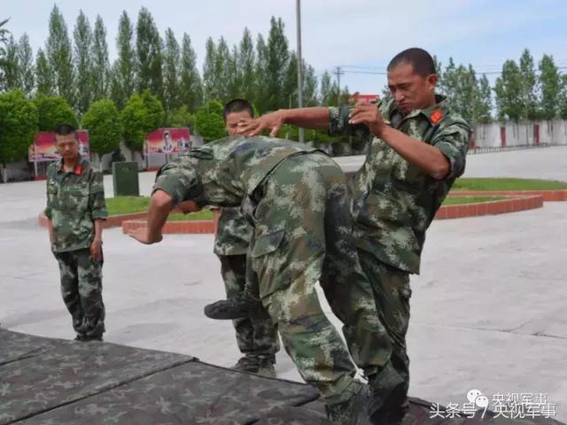當兵可以談戀愛嗎？——深度解析軍營戀愛現(xiàn)象，軍營戀愛現(xiàn)象，解析士兵能否談戀愛的多維度視角
