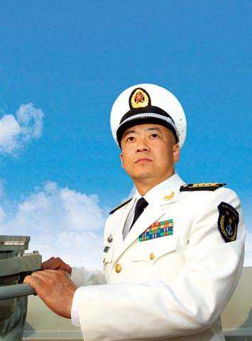 遼寧艦現(xiàn)任艦長——中國海軍力量的新標桿，遼寧艦現(xiàn)任艦長，中國海軍力量的新典范