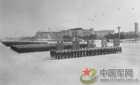 重溫歷史瞬間，探索1959年國慶閱兵視頻，重溫歷史瞬間，探索經典，回顧1959年國慶閱兵盛況
