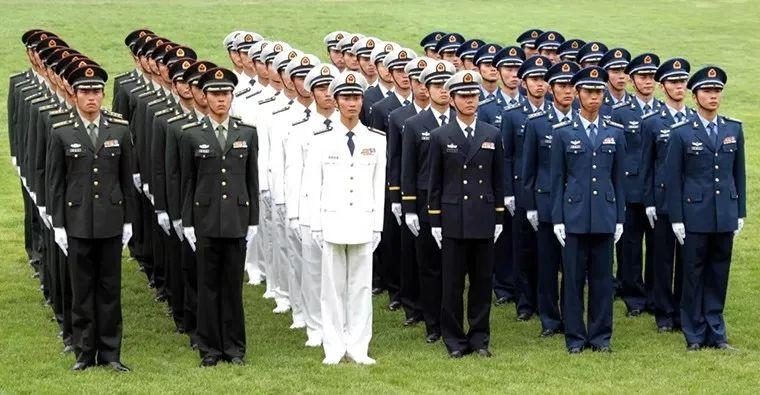 解放軍最新夾克作業(yè)服，設(shè)計(jì)特點(diǎn)與優(yōu)勢(shì)分析，解放軍最新夾克作業(yè)服設(shè)計(jì)特點(diǎn)與優(yōu)勢(shì)解析