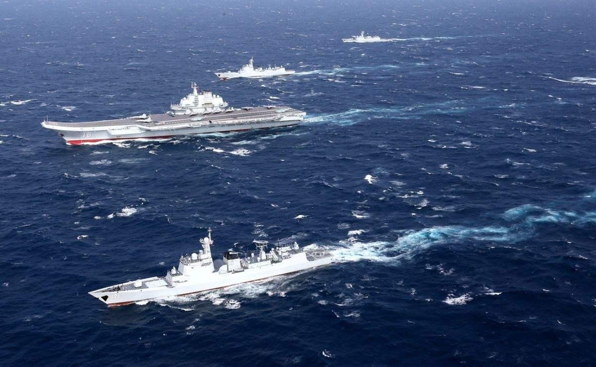 聚焦國際海域，中國戰(zhàn)艦圍觀英艦背后的故事，聚焦國際海域，中國戰(zhàn)艦視角下的英艦背后故事