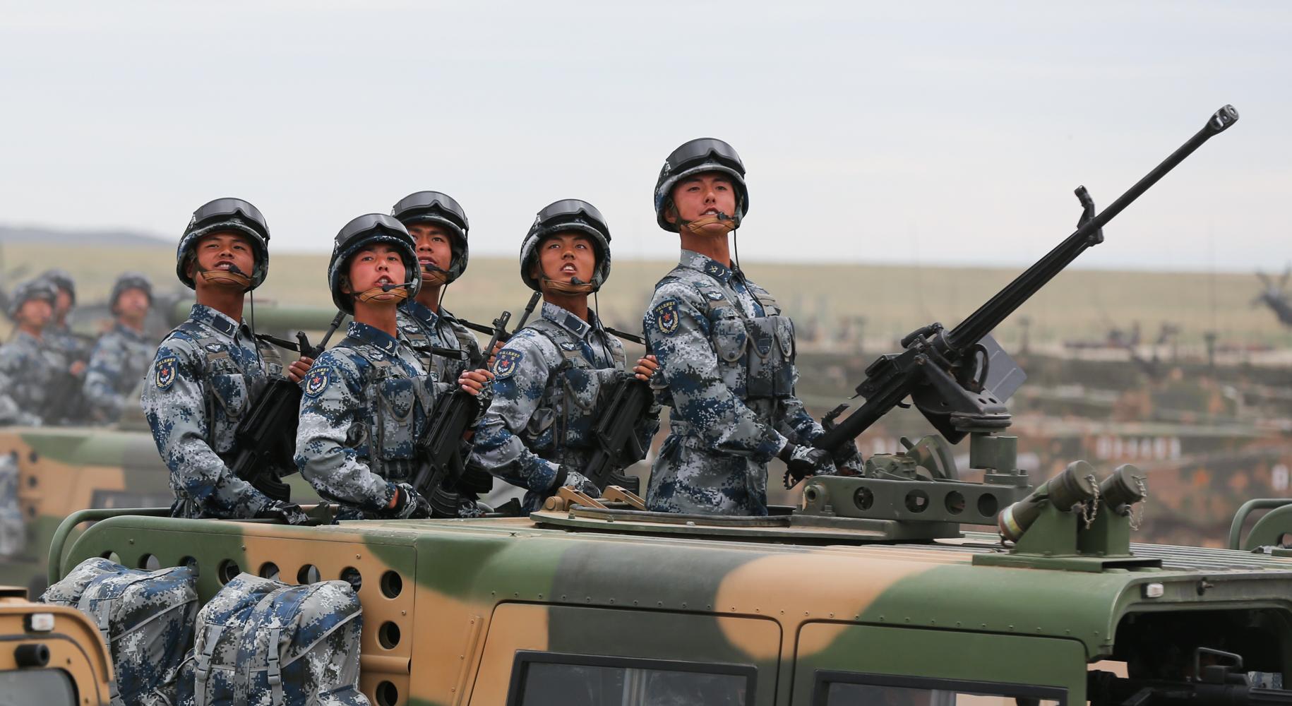 建軍90年閱兵完整版，回顧歷史，展望未來，建軍90年閱兵回顧，歷史印記與未來展望