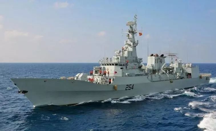 中國目前最先進(jìn)的軍艦，展現(xiàn)強(qiáng)大的國防實(shí)力，中國最尖端軍艦彰顯國防實(shí)力