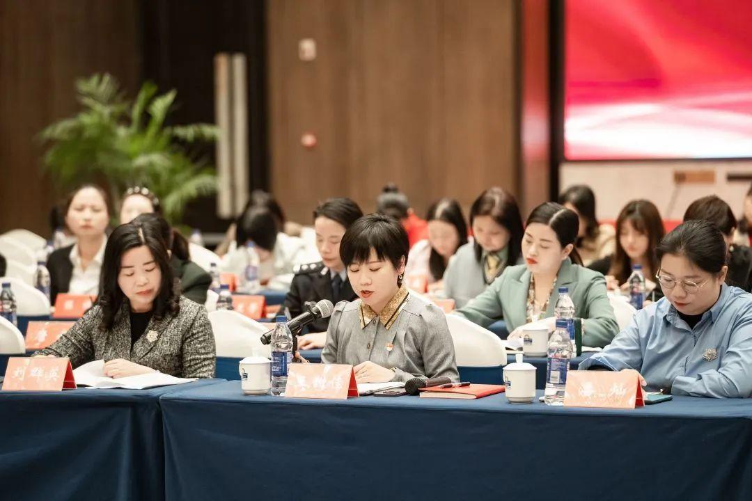 正版管家婆軟件，全面解析其優(yōu)勢與價值，正版管家婆軟件，優(yōu)勢與價值全面解析