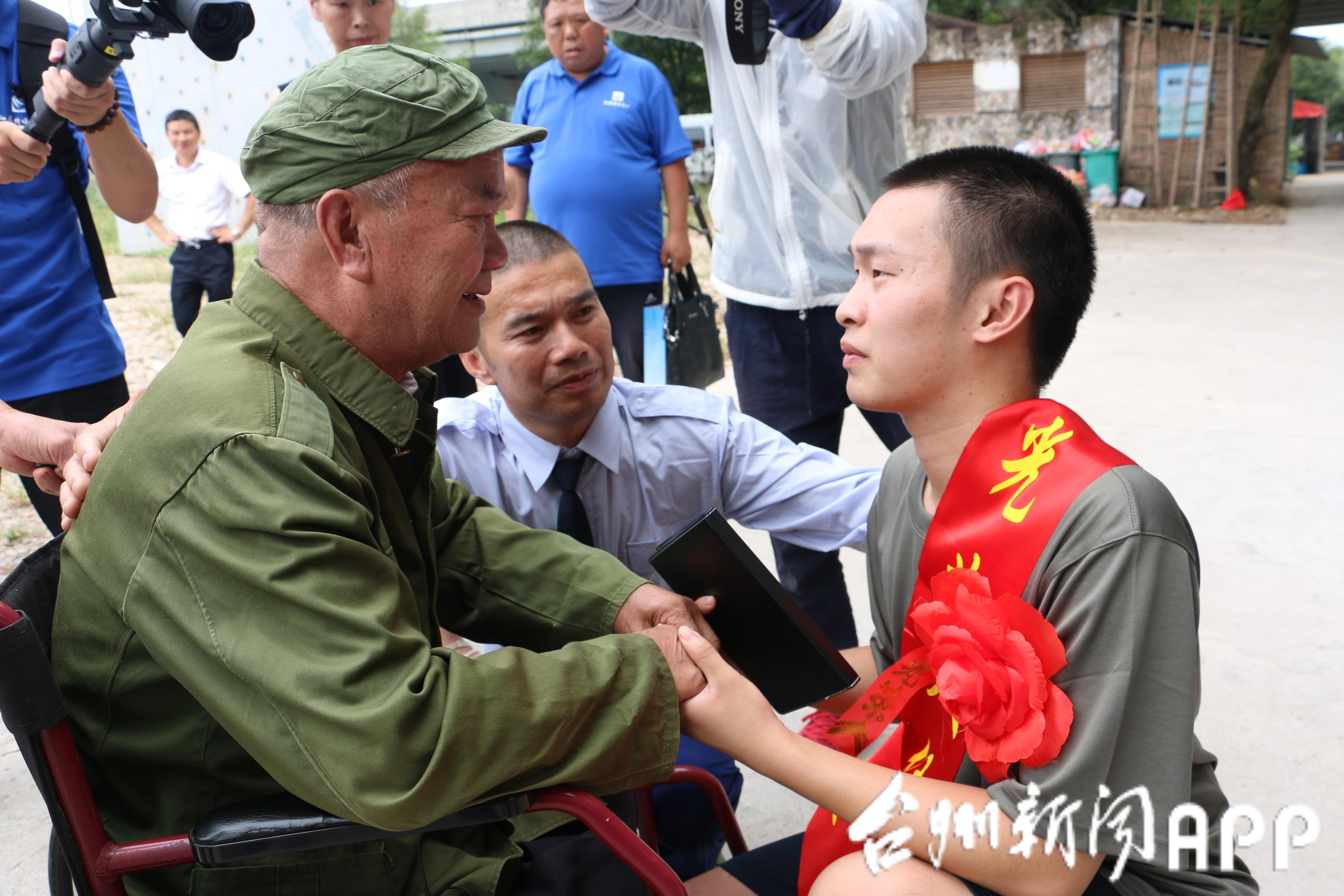 中國國防網(wǎng)，數(shù)字化時代的國防建設(shè)與創(chuàng)新，數(shù)字化時代下的中國國防網(wǎng)，國防建設(shè)與創(chuàng)新探索