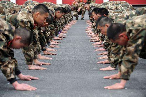 當兵體力差會被退回來嗎？解析新兵體能訓練的重要性與適應性調(diào)整策略，新兵體能訓練，適應性調(diào)整策略與體能訓練的重要性解析，體質(zhì)差會被退兵嗎？