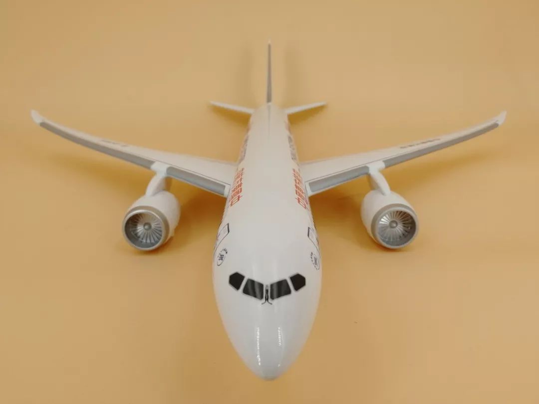 飛機(jī)模型，探索航空領(lǐng)域的魅力與收藏價(jià)值，飛機(jī)模型，探索航空魅力與收藏價(jià)值之旅