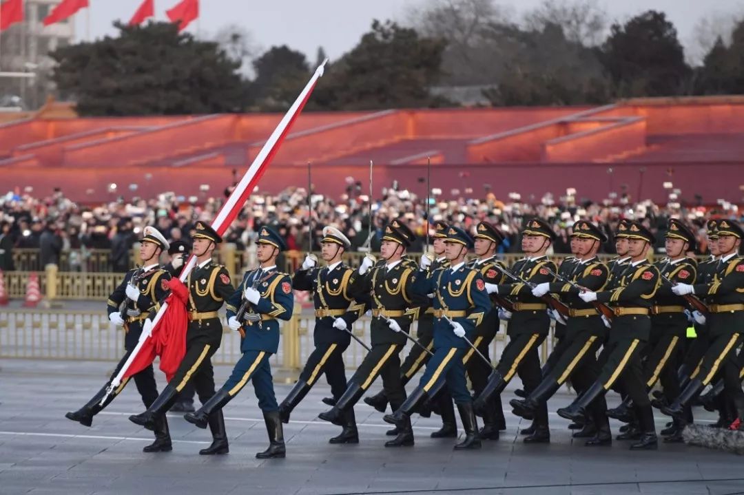 三軍儀仗隊(duì)圖片，展現(xiàn)榮耀與力量的壯麗畫卷，三軍儀仗隊(duì)壯麗圖片展示，榮耀與力量的完美融合